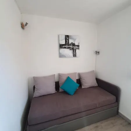 Aquaplage Joli T2 Avec Piscine Bord De Richelieu Cap D'agde Apartment Agde